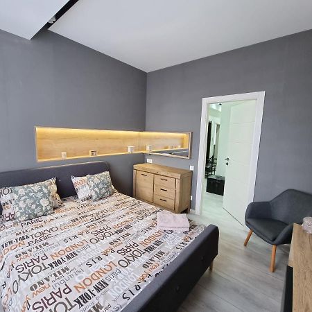 Diplomat The Best Ultra Central Apartaments Кишинев Екстериор снимка