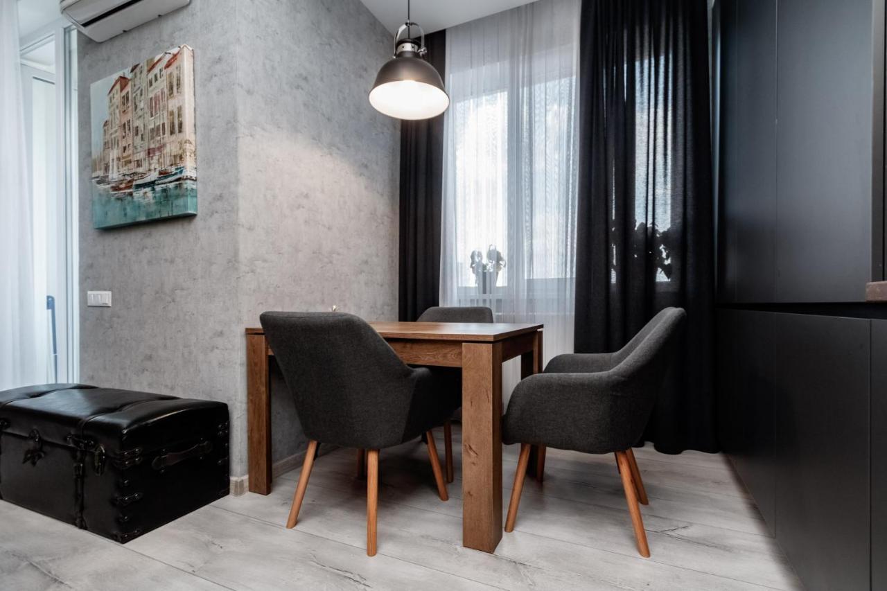 Diplomat The Best Ultra Central Apartaments Кишинев Екстериор снимка