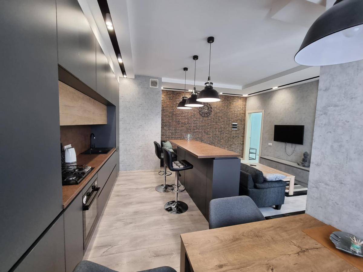 Diplomat The Best Ultra Central Apartaments Кишинев Екстериор снимка