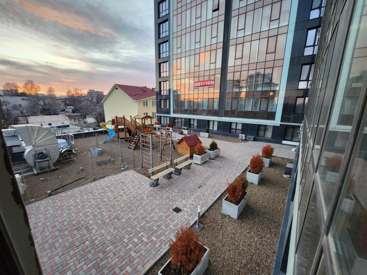 Diplomat The Best Ultra Central Apartaments Кишинев Екстериор снимка